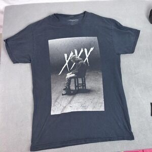 XXXTENTACION Shirt Mens Medium Black Graphic Tee XXX Seated Photo Rap Hip Hop
